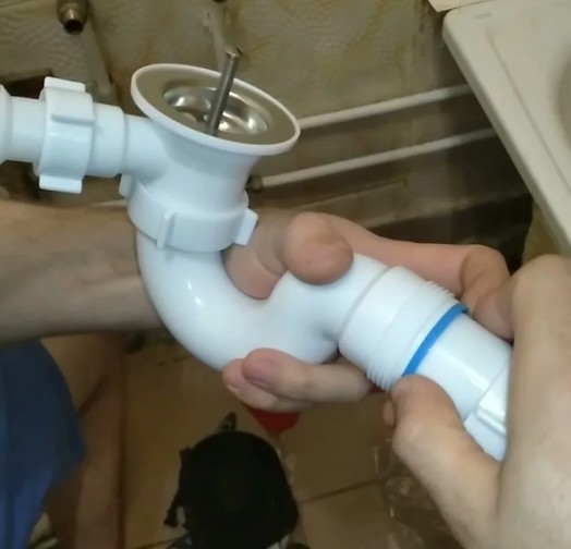 Установка сифона для ванны